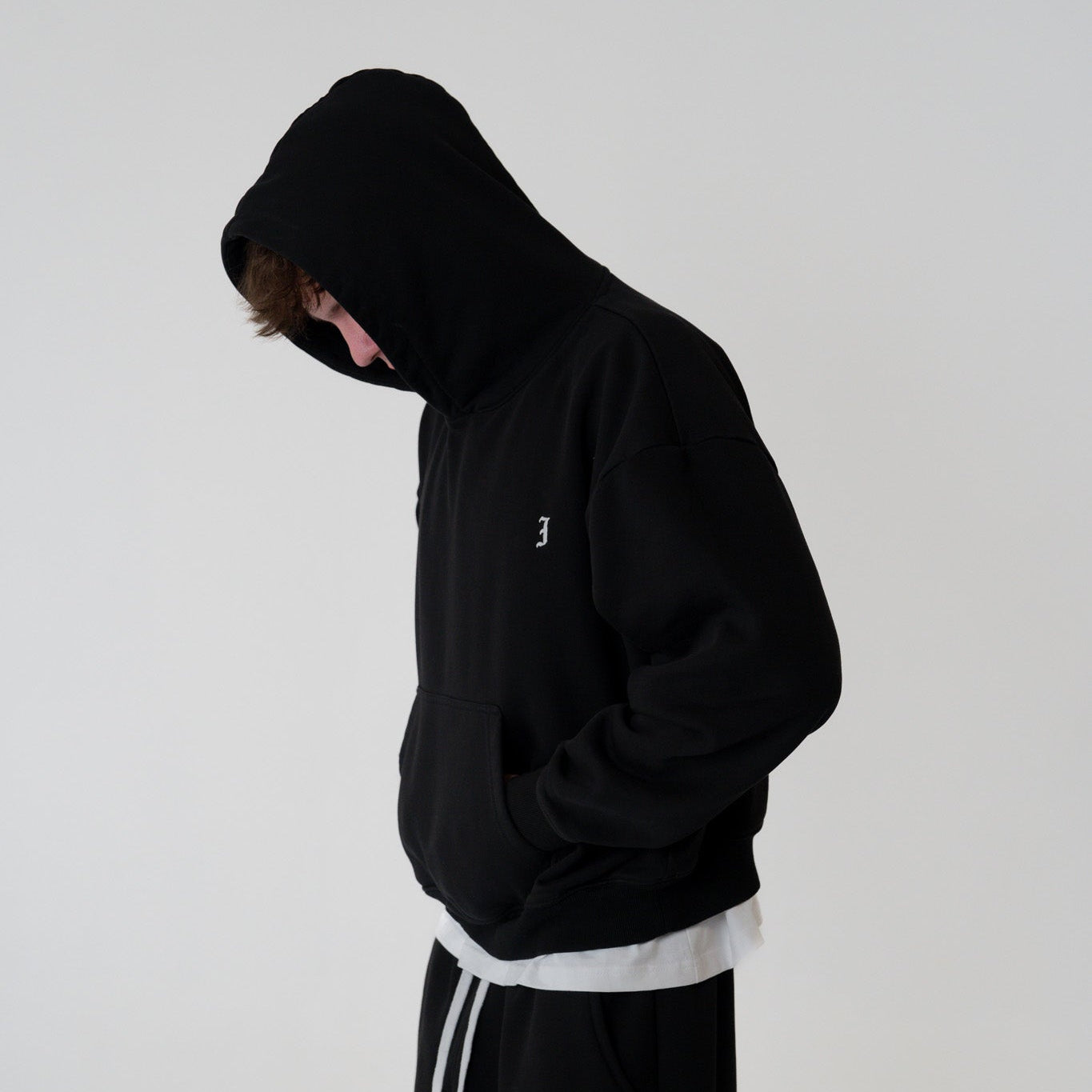 ESSENTIAL HOODIE BLACK