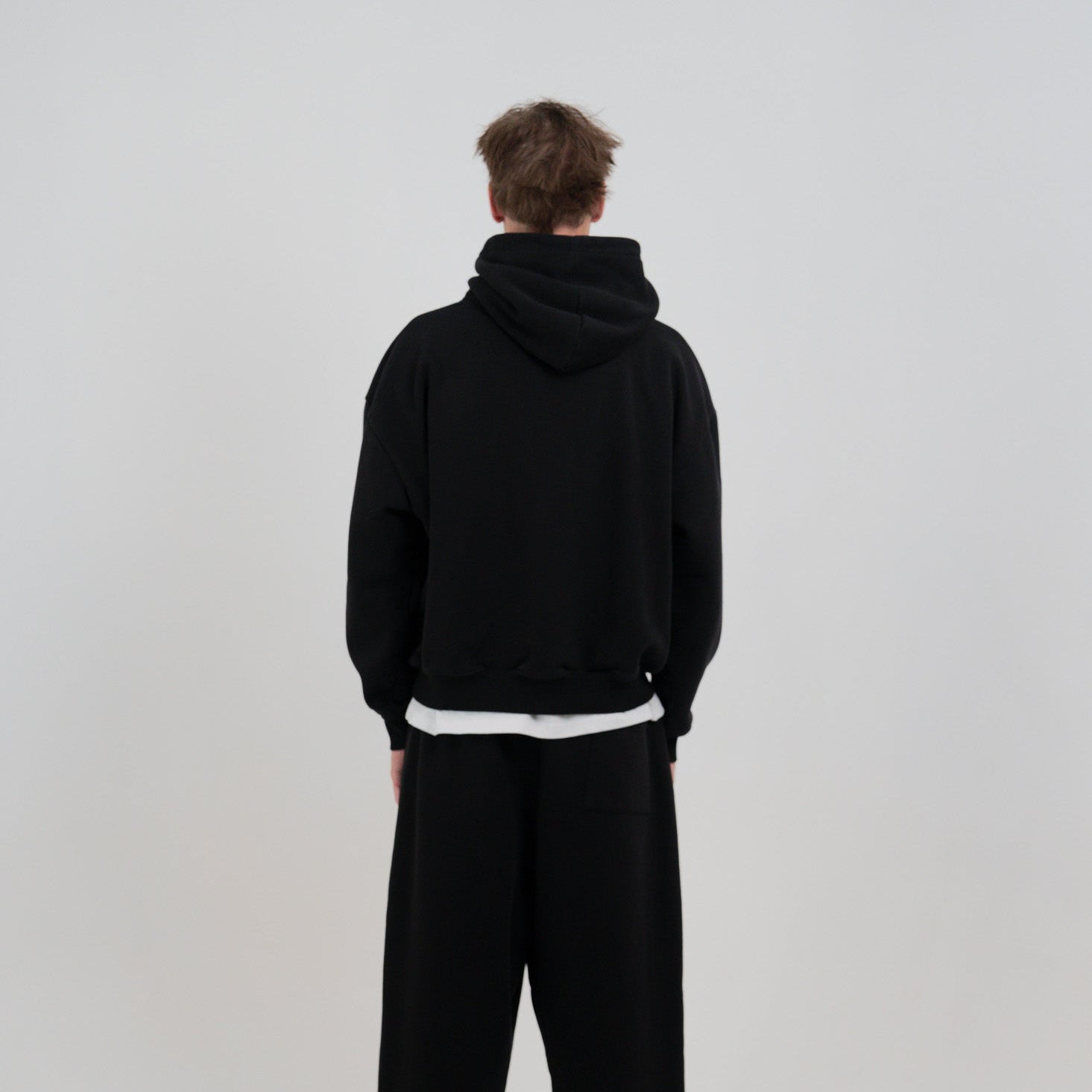 ESSENTIAL HOODIE BLACK